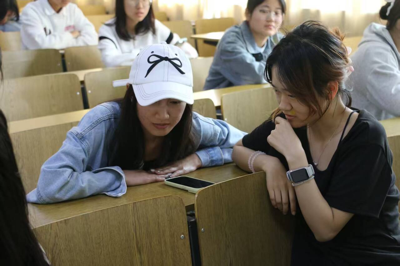 【商务英语学院】春日耳语传佳音，英语趣味展风采